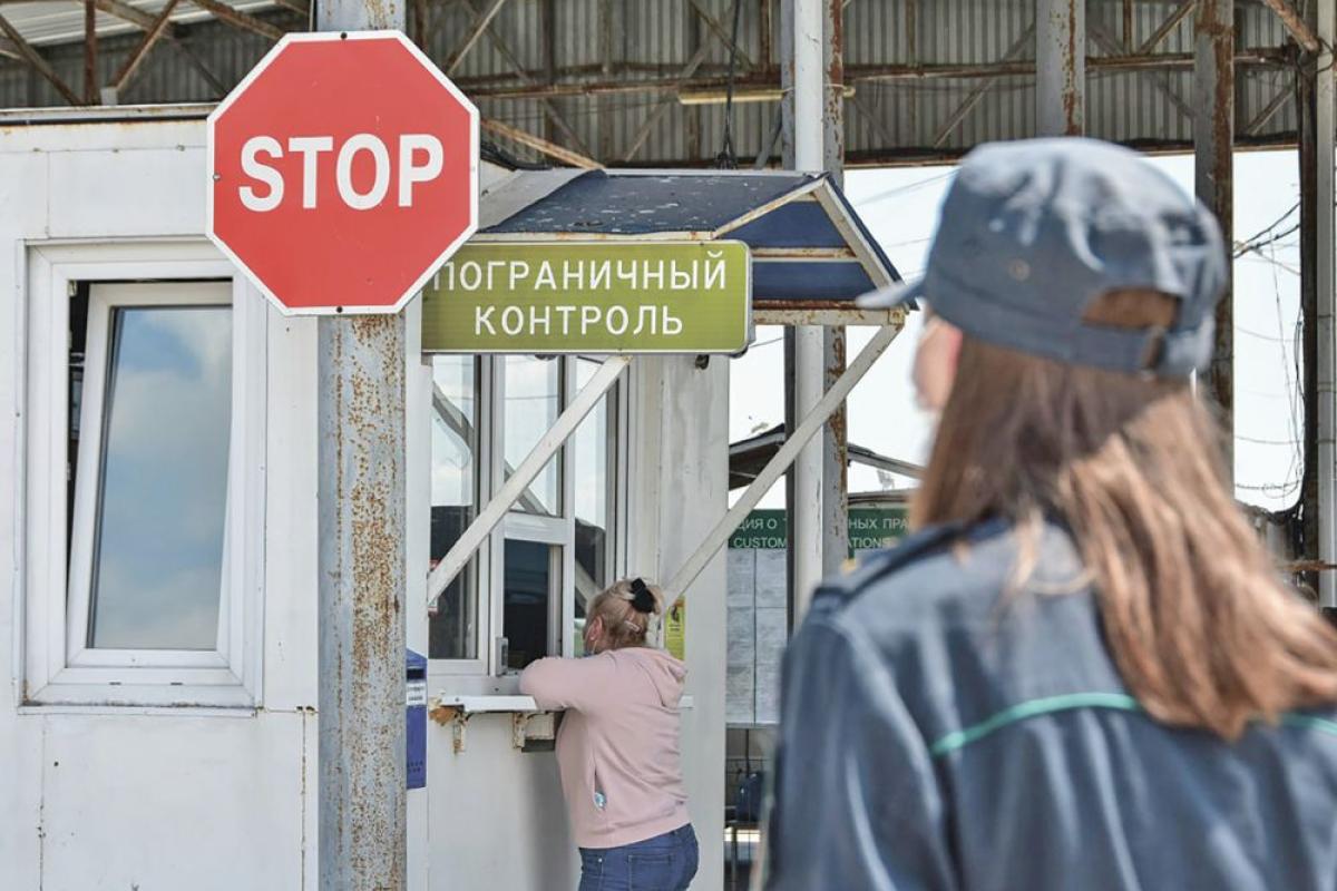 Новые требования РФ создают хаос на оккупированной Луганской области Новые требования РФ создают хаос на оккупированной Луганской области