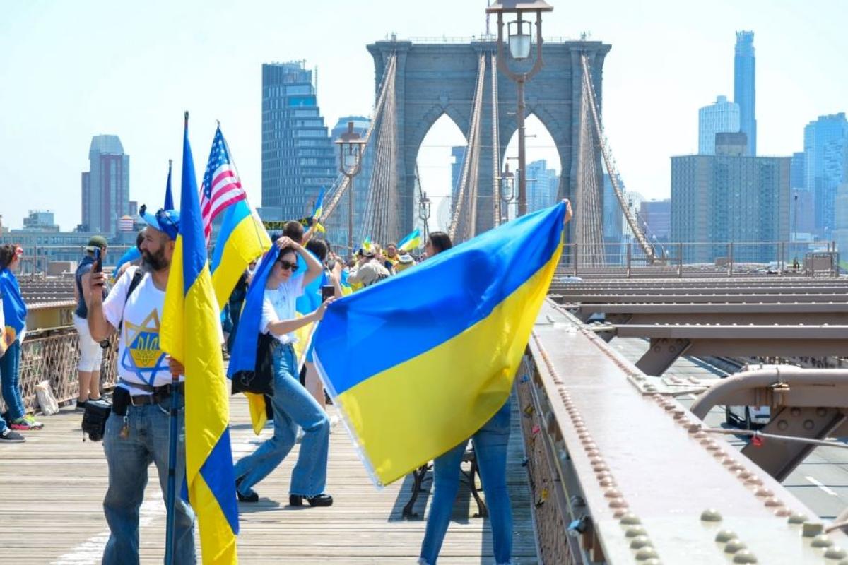 Новый сбор для украинцев в США: гуманитарный пароль стоит $1000