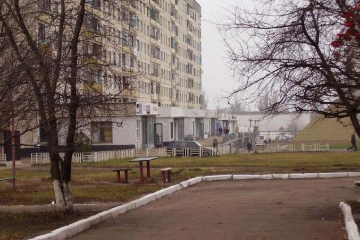 Жители временно оккупированного Лисичанска уже больше месяца живут в страхе: подвалы домов в квартале 40 лет Победы затоплены сточными водами Лисичанск квартал 40 лет Победы