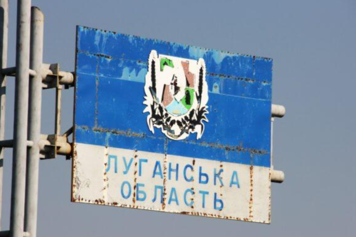 В оккупированном Луганске взорвалась заминированная Bluetooth-колонка — толкнувший ее мужчина потерял ногу и вскоре умер в больнице Взрыв в Луганске