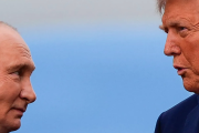 Трамп и Путин поговорили по телефону Трамп и Путин