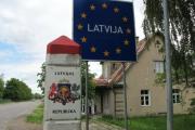 Латвія депортує понад 800 громадян Росії