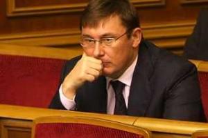 Силовики убеждают Януковича, что без них ему был бы кирдык - Ю.Луценко