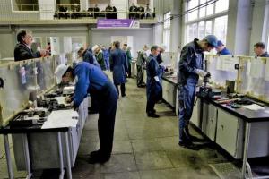 Задолженность по зарплате на машзаводе в Свердловске требуют выплатить луганские коммунисты