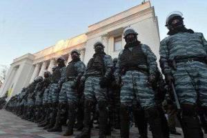 В центр Киева стягивают силовиков