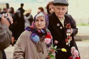 Ветеранов и наиболее незащищенные слои населения материально поддерживают на Ровенщине