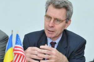 Посла США проинформировали о мерах по мирному урегулированию ситуации в Украине