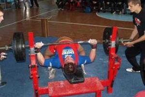 Харьковские тяжеловесы завоевали награды на чемпионате Украины по пауэрлифтингу