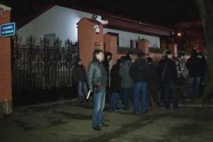 Генконсульство РФ во Львове защищали от захвата жители города