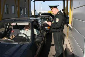 Через госграницу Украины продолжается незаконное перемещение автомобилей 