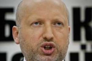 Украинская армия готова достойно и профессионально защищать украинскую землю - А. Турчинов