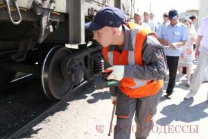 Одесские железнодорожники перевыполняют план по ремонту грузовых вагонов