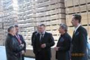 Склады деревообрабатывающего предприятия на Ровенщине переполнены готовой продукцией