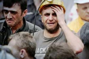 Официально подтверждена гибель 301 горняка при аварии на турецкой шахте 