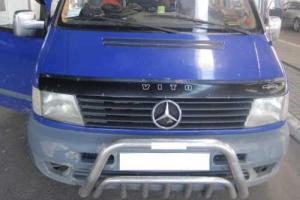 Сумские пограничники не пропустили за границу "Mercedes" и аксессуары к мобильным телефонам