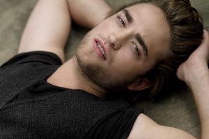 Роберт Паттинсон мечтает перевоплотиться из вампира в стриптизера 