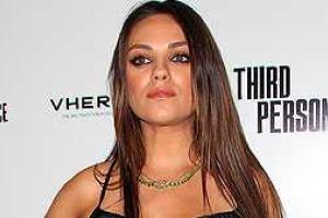 Мила Кунис истерит, услышав об Украине