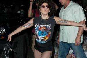 Леди Гага будет спать с трубой