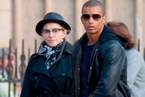 Мадонна не долго грустила в одиночестве