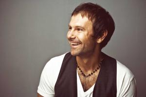 Яценюк следит за творчеством Святослава Вакарчука