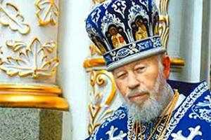 Тысячи киевлян пришли проститься с митрополитом Владимиром