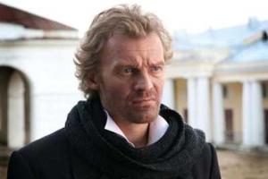 Алексей Серебряков увозит детей из России, подальше от хамства и агрессии