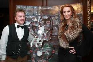 Антон Мухарский решил "освободиться" от законной жены