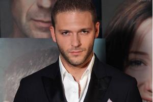 От кубинских красоток актера Крюкова "отбивала" любимая жена