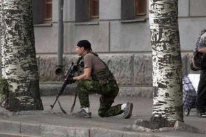 Возле Донецкой ОГА началась стрельба