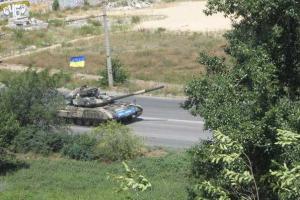 Через Северодонецк на Луганск прошла колонна военной техники