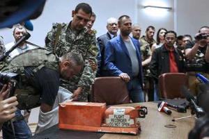 Расшифровку черных ящиков "Боинга" проведут в Великобритании