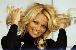 Памела Андерсон бросила мужа и побежала на свидание