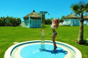 Татьяна Котова продолжает соблазнять поклонников откровенными снимками