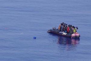 Судно с нелегалами затонуло у берегов Ливии