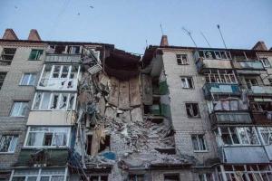 В результате обстрелов продолжается разрушение Донецка 