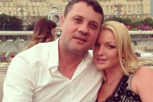 Волочкова взывает к совести бывшую жену своего возлюбленного 