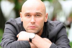 Любовь к Максиму Аверину срывает головы и стоп-краны