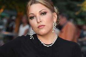 Кокосовый орех чуть не убил на курорте Ирину Дубцову 