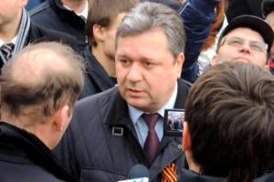 Председатель Луганского облсовета катается в столичном метро