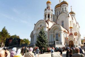 Пострадал от обстрела кафедральный собор в Горловке