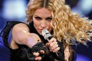 Мадонна выгнала молодого любовника