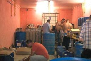 "Элитную" водку "производили" в столярных цехах Винничины