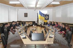 Рассмотрены аспекты работы украинской милиции 