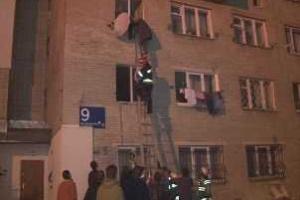 Львовские спасатели оперативно спасли жизнь жильцам многоэтажки
