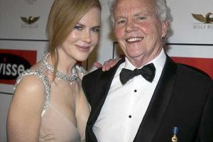 Известная голливудская актриса потеряла отца