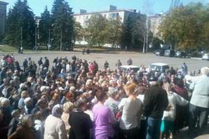 Жители оккупированной ЛНР территории устраивают митинги