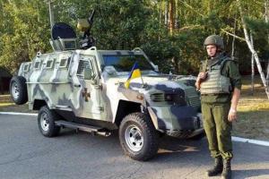 Для спасения военных волонтеры приобрели 7 автомобилей 
