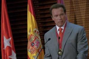 Столица Испании наградила Шварценеггера медалью