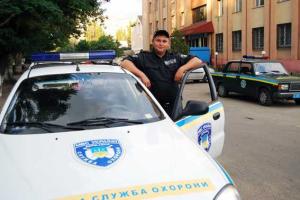 Николаевские сотрудники милиции вернули матери потерянную дочь 