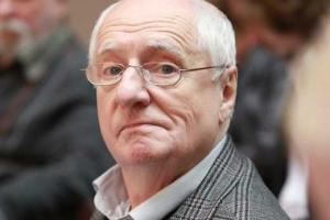 Марк Захаров тяжело травмировался